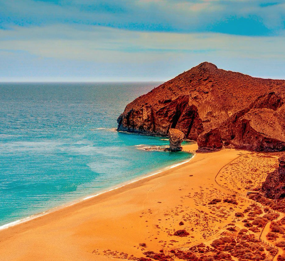 Rutas mágicas para recorrer Almería sobre ruedas